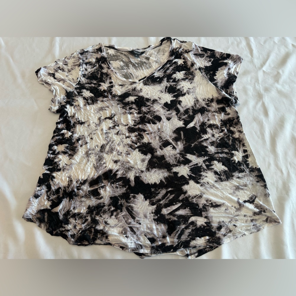 Simply Vera Vera Wang Black and White Krinkle Casual Short Sleeve Tee Size 2X